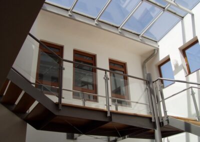 Zakázkové truhlářství Arbor MB – výroba interiérů do provozoven na míru v Mladé Boleslavi​
