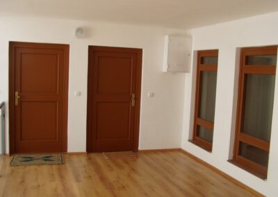 Zakázkové truhlářství Arbor MB – výroba interiérů do provozoven na míru v Mladé Boleslavi​
