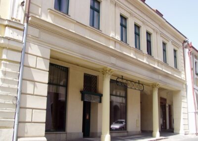 Zakázkové truhlářství Arbor MB – výroba interiérů do provozoven na míru v Mladé Boleslavi​